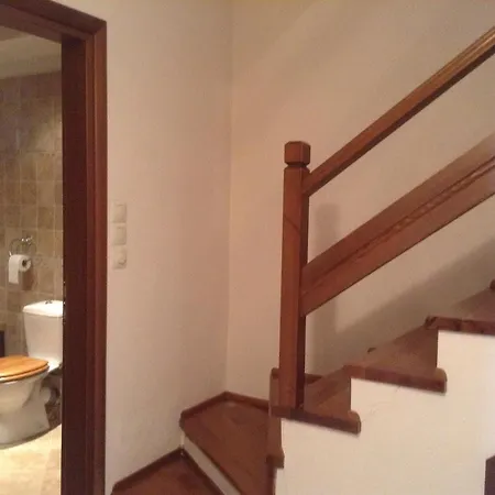 فيلة Pilion Stone House